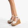Jori 100 : sandales compensées en cuir de veau brillant couleur latte et liège brillant