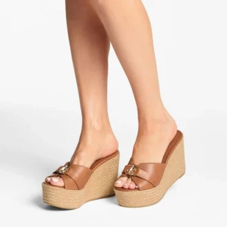 leda wedge 100 mule talon compens en cuir nappa beige 2 330x330 - Leda Wedge 100 Mule &agrave; talon compens&eacute; en cuir nappa beige