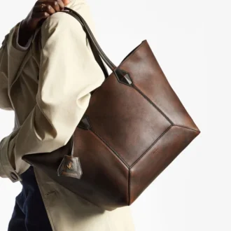 Sac fourre-tout Diamond Medium en cuir de veau lisse couleur cognac