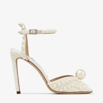 Sandales Sacora 100 en satin blanc entièrement ornées de perles