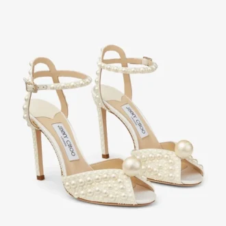 Sandales Sacora 100 en satin blanc entièrement ornées de perles