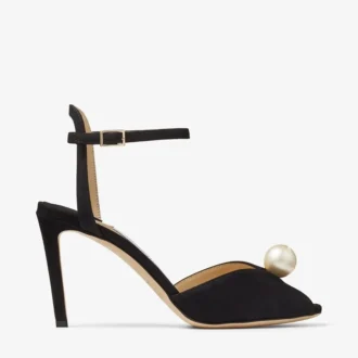 Sandales Sacora 85 en daim noir ornées d&rsquo;une perle
