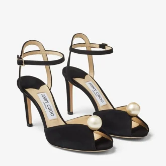 Sandales Sacora 85 en daim noir ornées d&rsquo;une perle