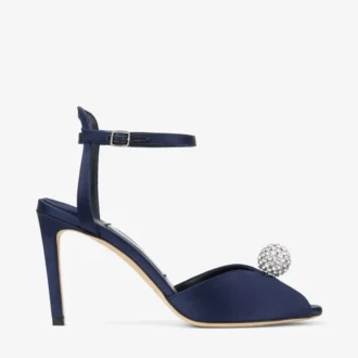 Sandales Sacora 85 en satin bleu marine avec sphère ornée de cristaux