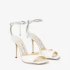 Sandales Saeda 100 en satin ivoire ornées de cristaux